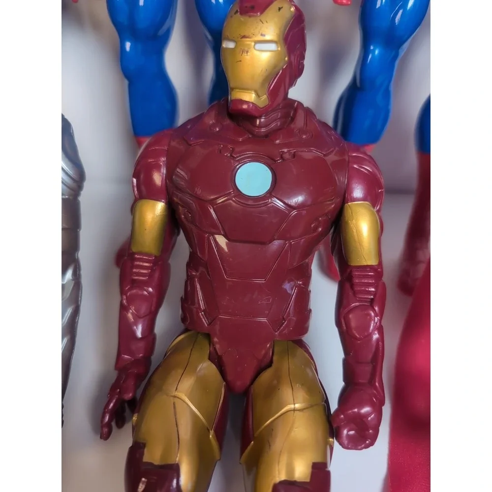 LOT of 8 Marvel Avenger 12